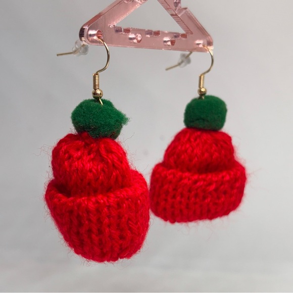 Jewelry - 5/$20 Holiday knit beanie earrings! ❤️💚